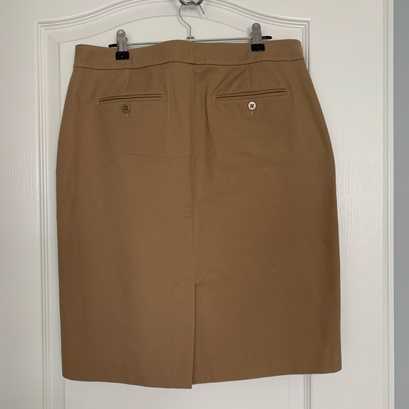 Ralph Lauren skirt, size 10. Like new. Knee length. Straight cut. - Picture 2 of 3